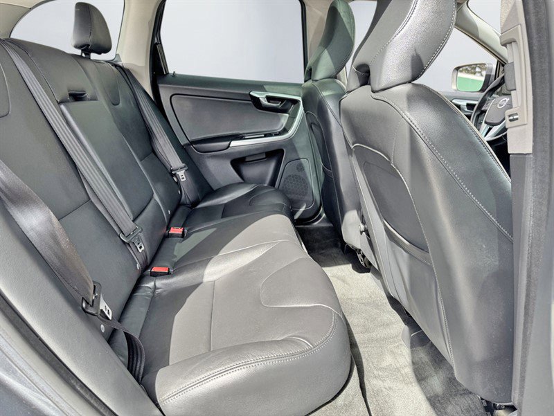 Used 2016 Volvo XC60 T5 Premier image 22