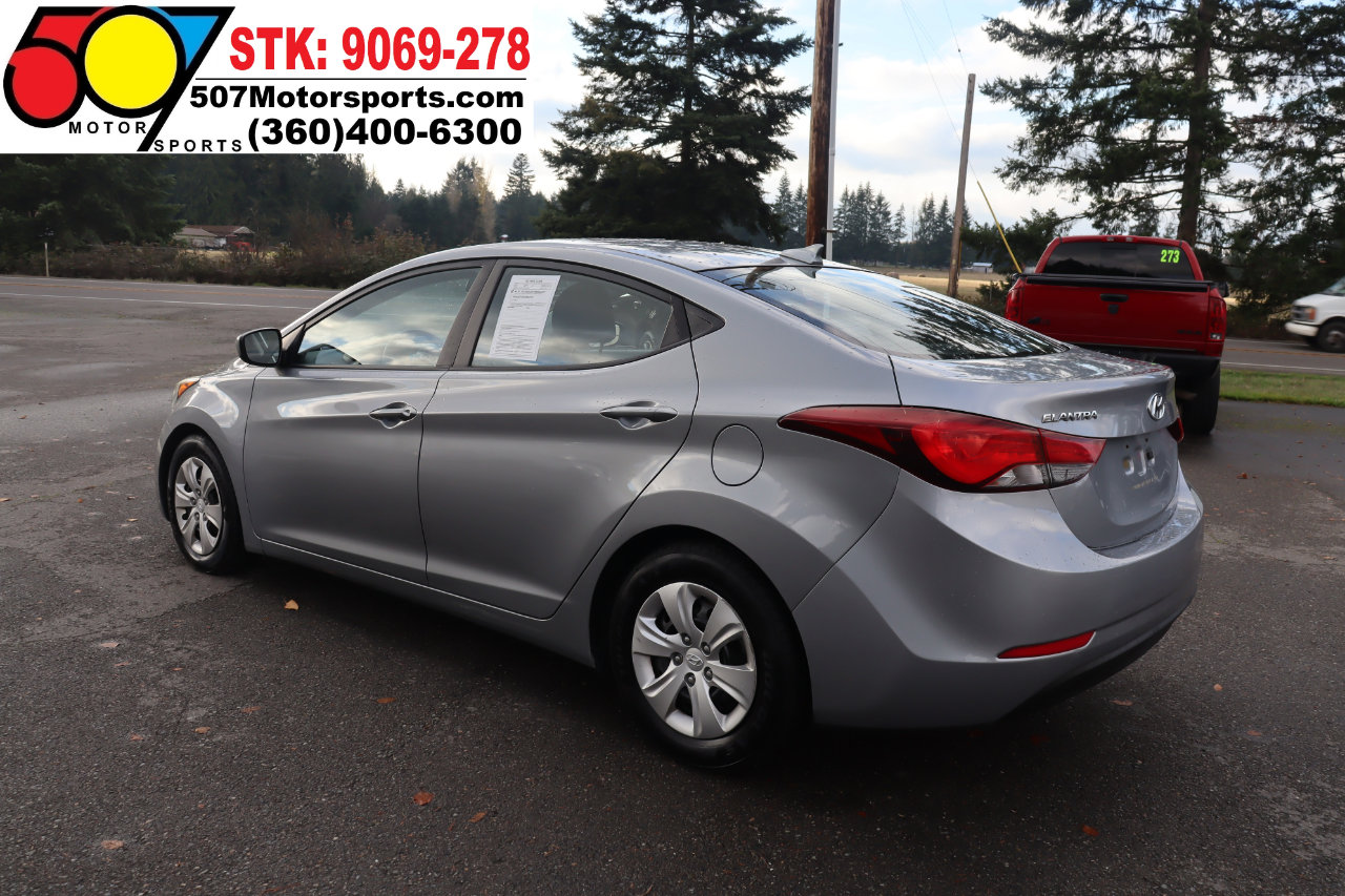 Used 2016 Hyundai Elantra SE image 6
