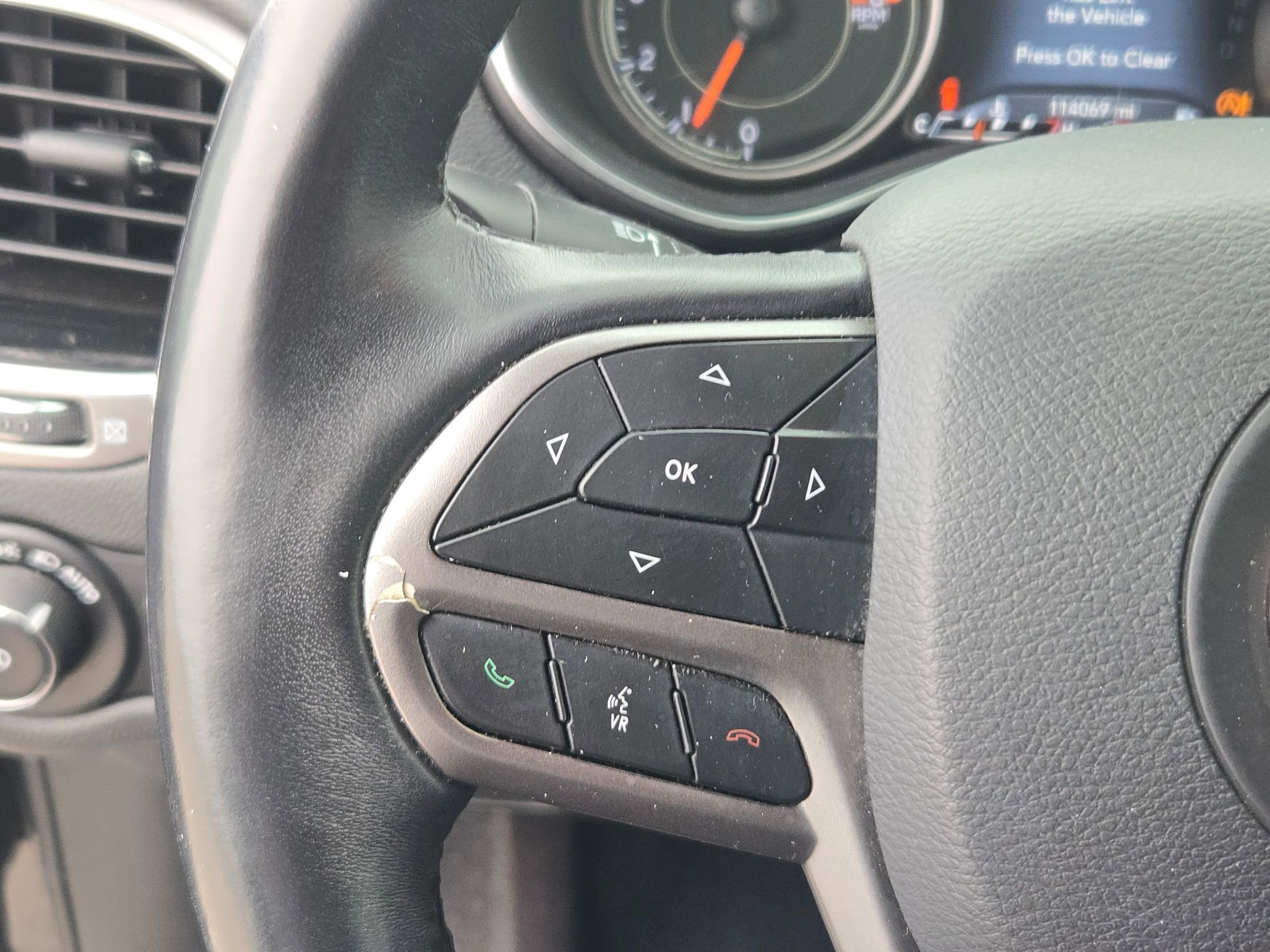 Used 2019 Jeep Cherokee Limited AWD/4WD image 21