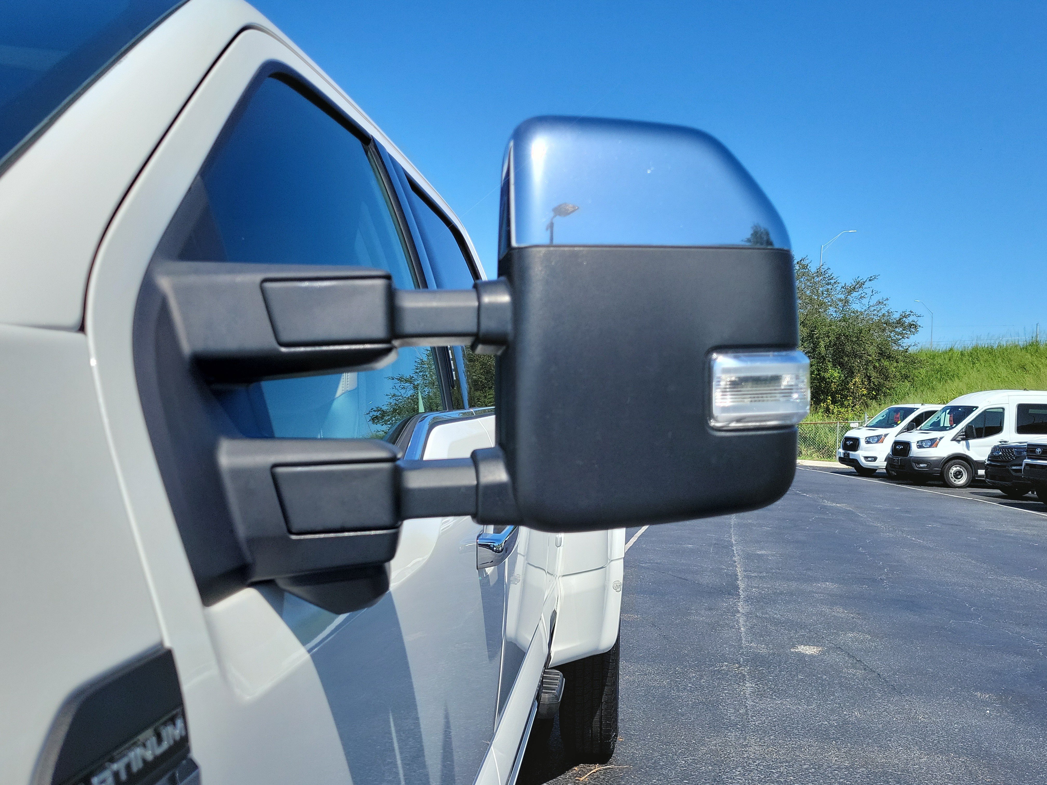 Certified 2024 Ford F350 Platinum w/ FX4 Off-Road Package AWD/4WD image 4