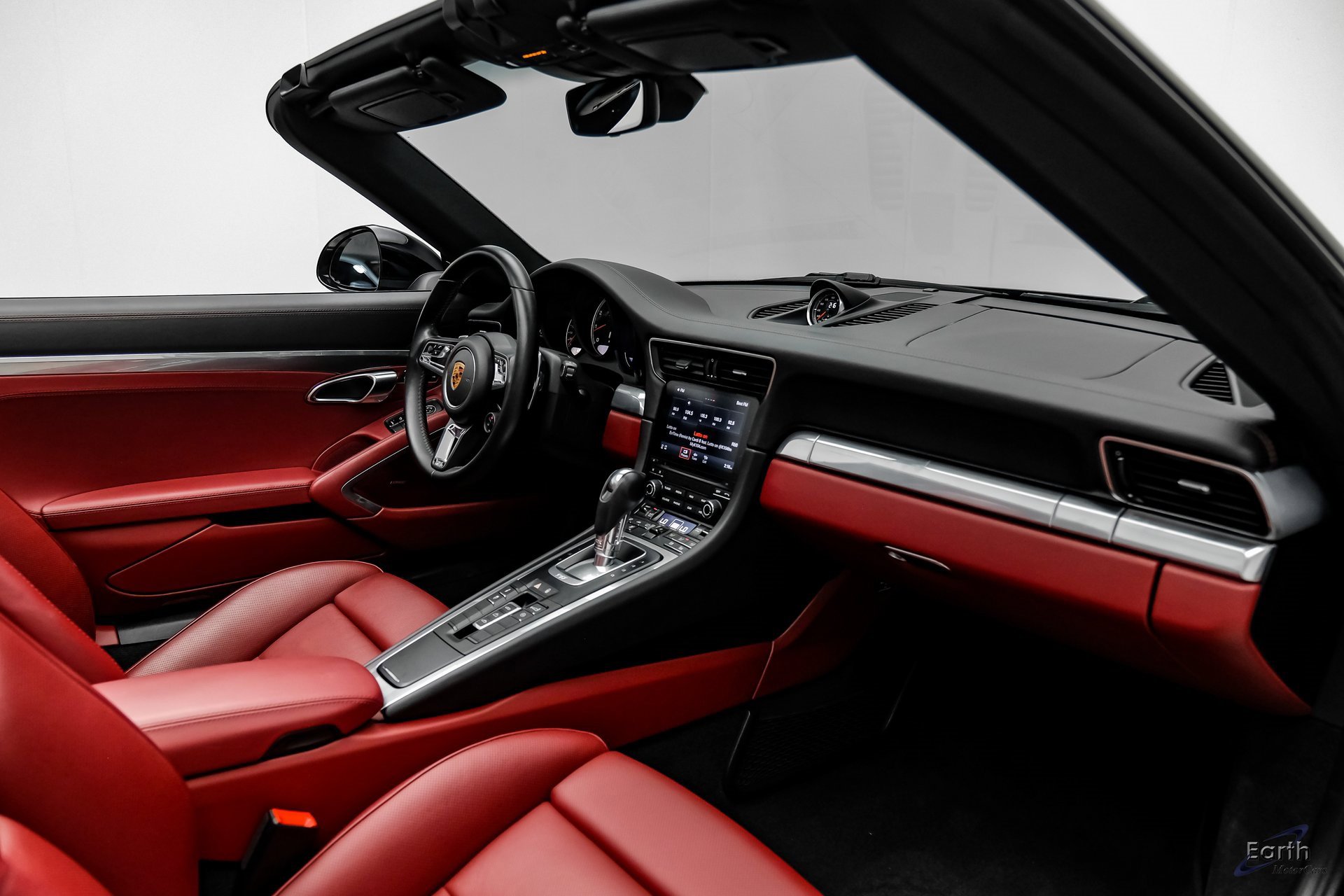 Used 2019 Porsche 911 Turbo image 47