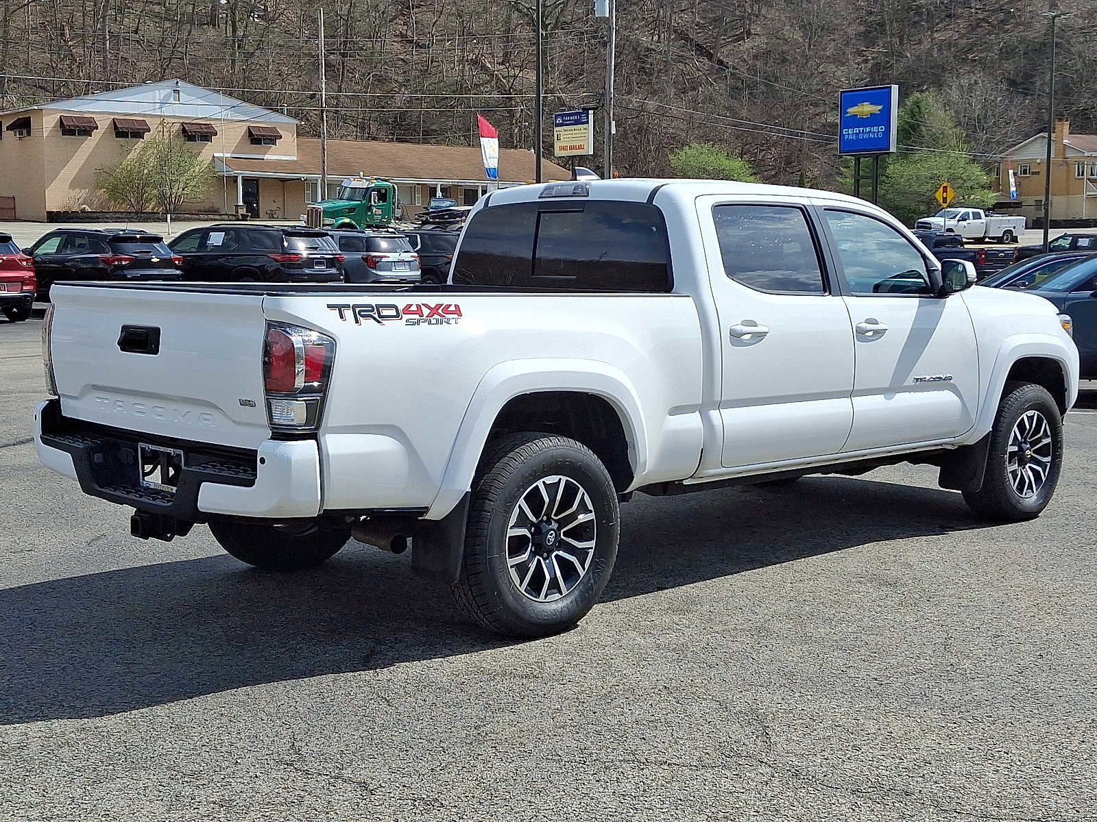 Used 2021 Toyota Tacoma TRD Sport w/ Technology Package image 6