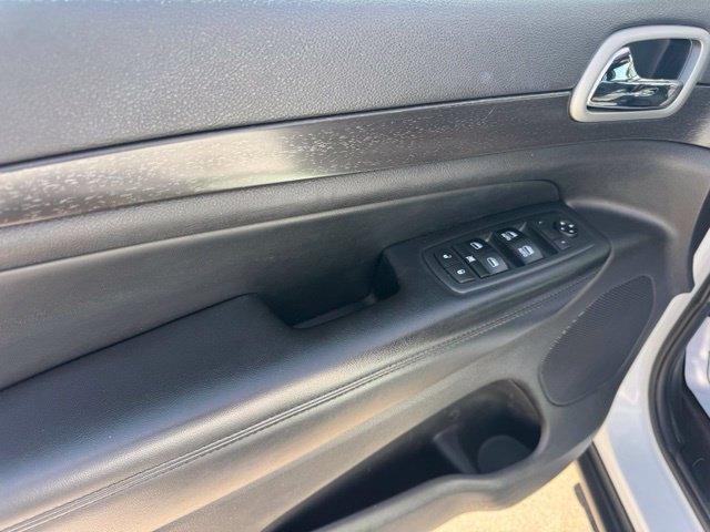 Certified 2018 Jeep Grand Cherokee Laredo AWD/4WD image 16