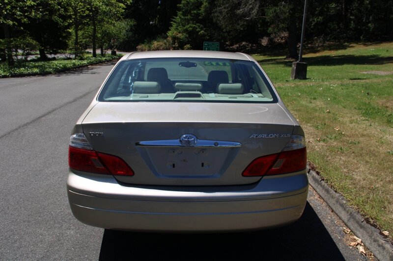 Used 2004 Toyota Avalon XLS FWD image 11