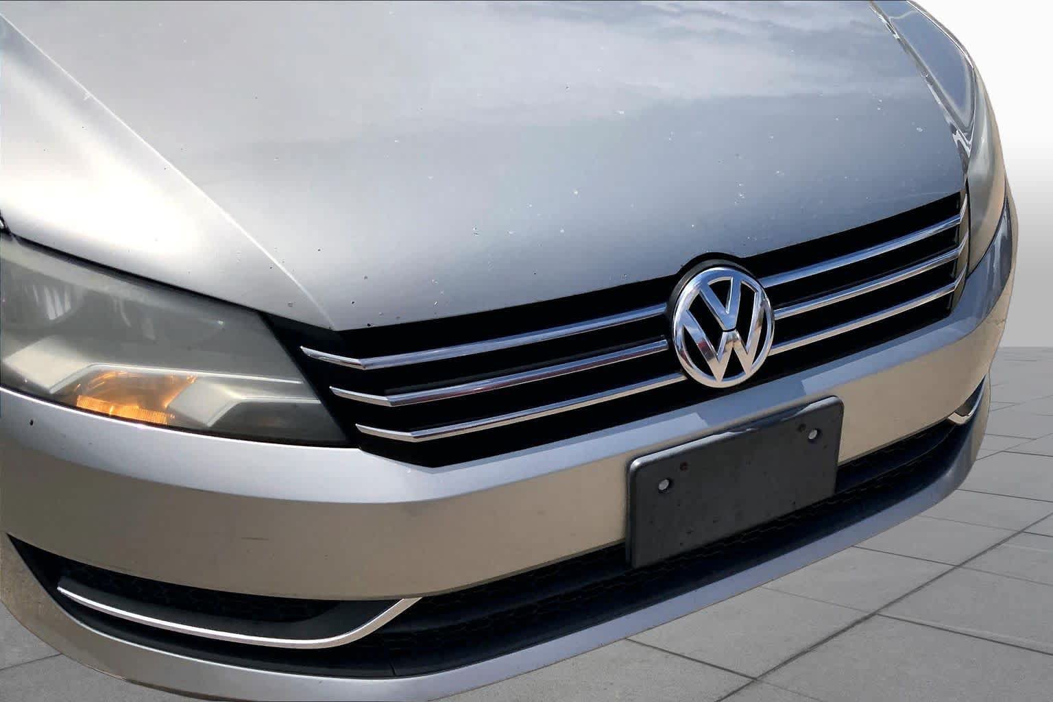 Used 2014 Volkswagen Passat 1.8T S FWD image 29