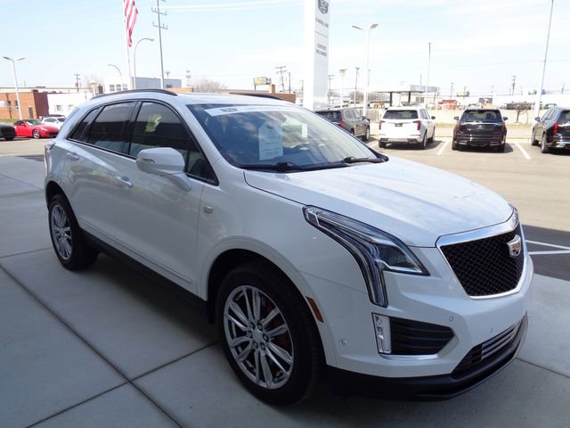 Certified 2023 Cadillac XT5 Sportv w/ Technology Package image 3