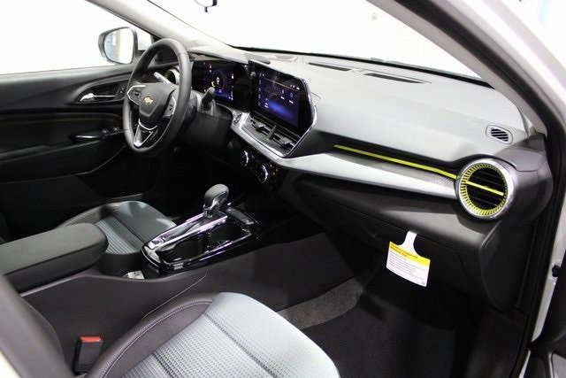 New 2026 Chevrolet Trax LT w/ Sunroof Package image 29