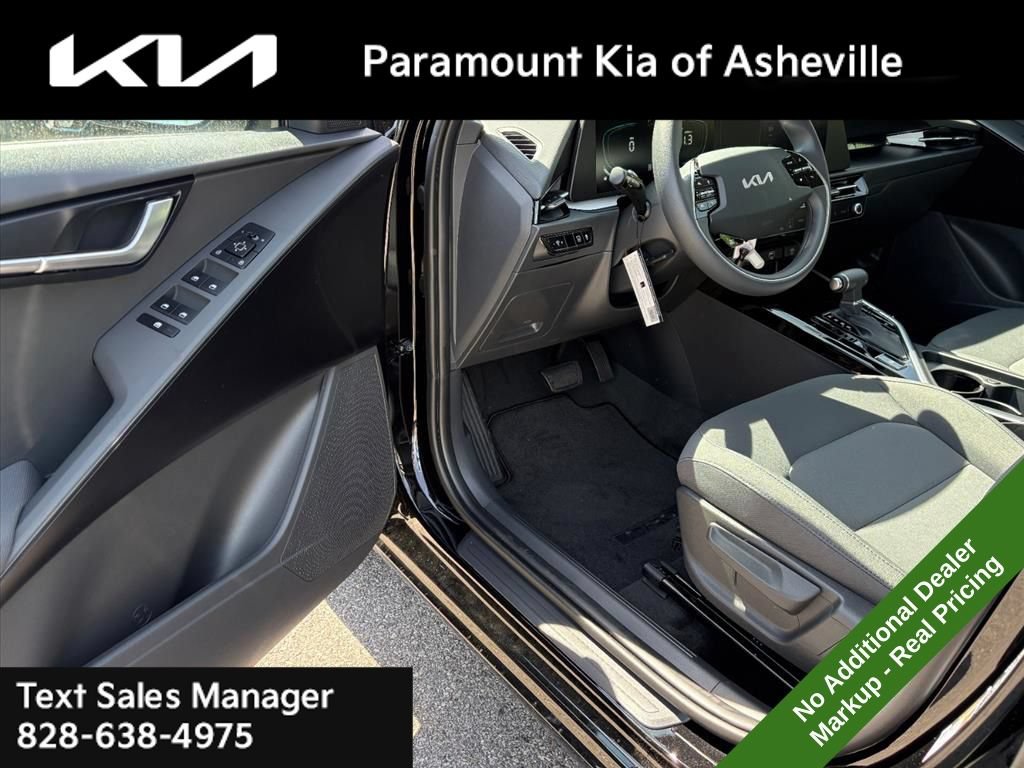 New 2026 Kia Niro LX FWD image 13