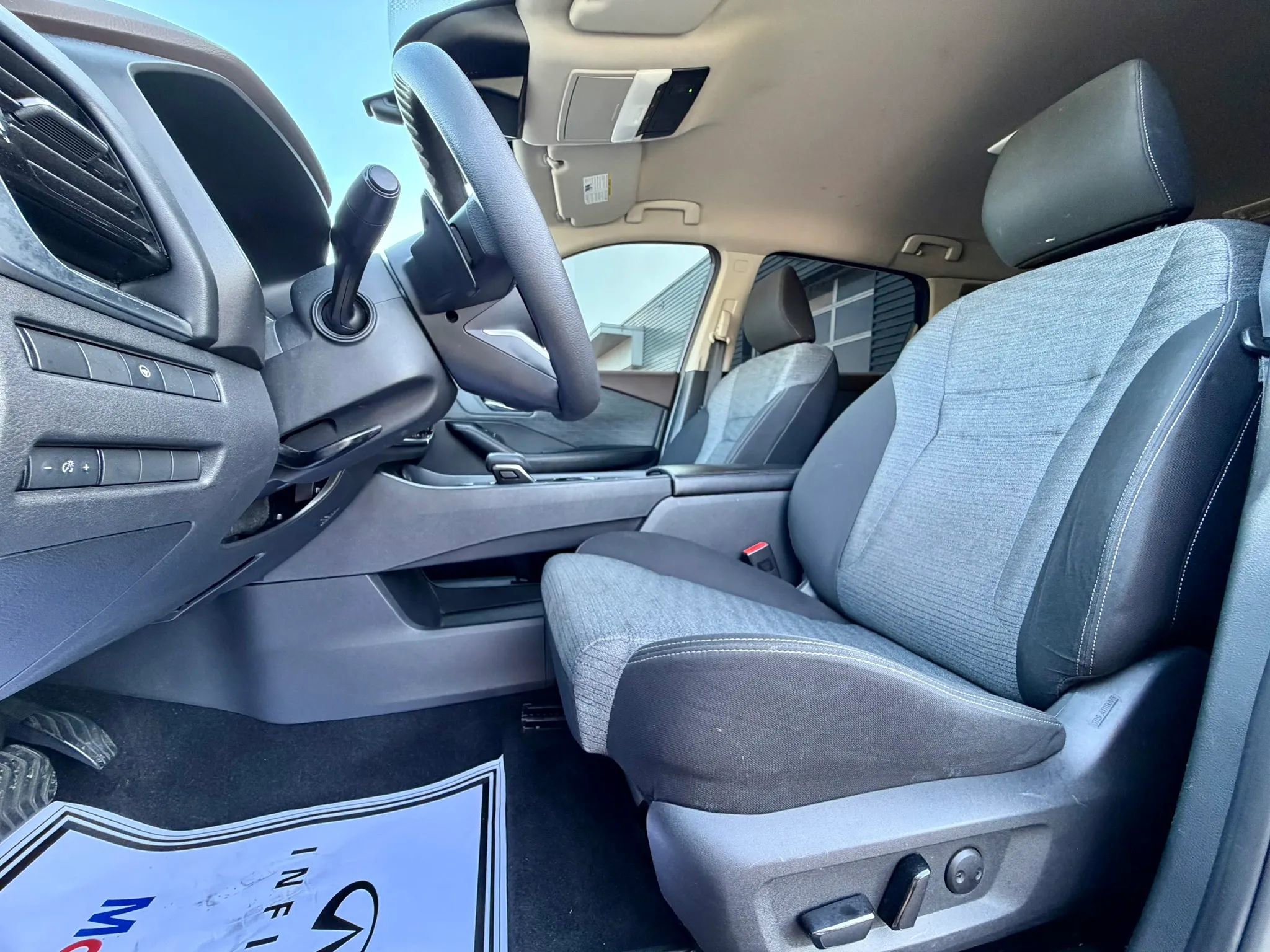 Used 2021 Nissan Rogue SV FWD image 23