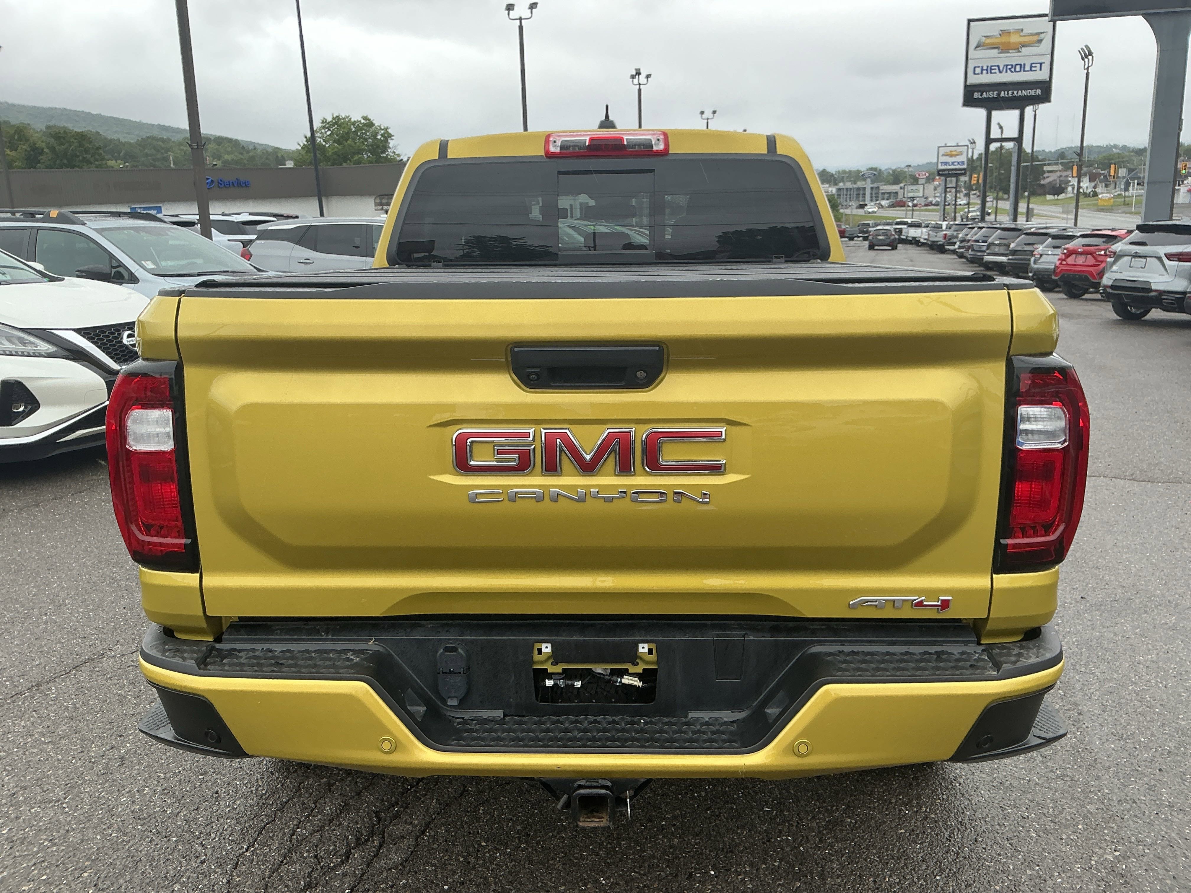 Used 2023 GMC Canyon AT4 w/ Technology Package image 4