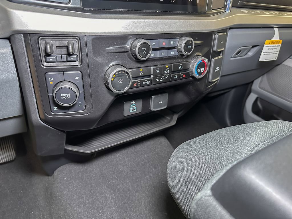 New 2026 Ford F350 XLT w/ XLT Premium Package image 30