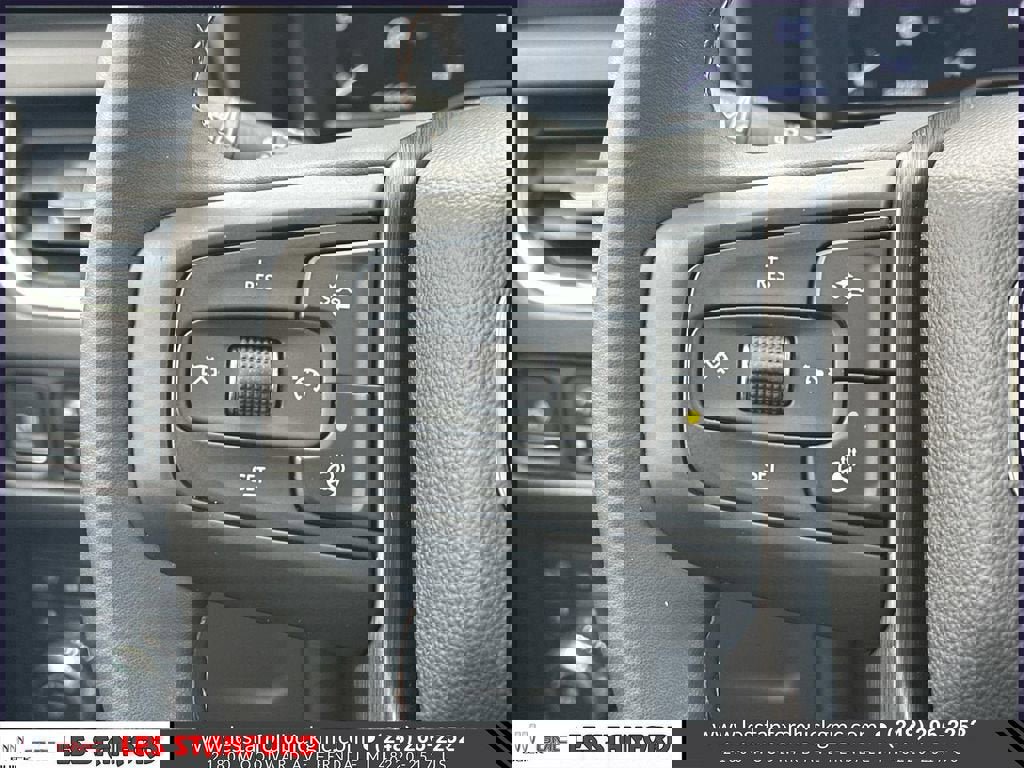 Used 2023 GMC Yukon AT4 w/ Technology Package image 25