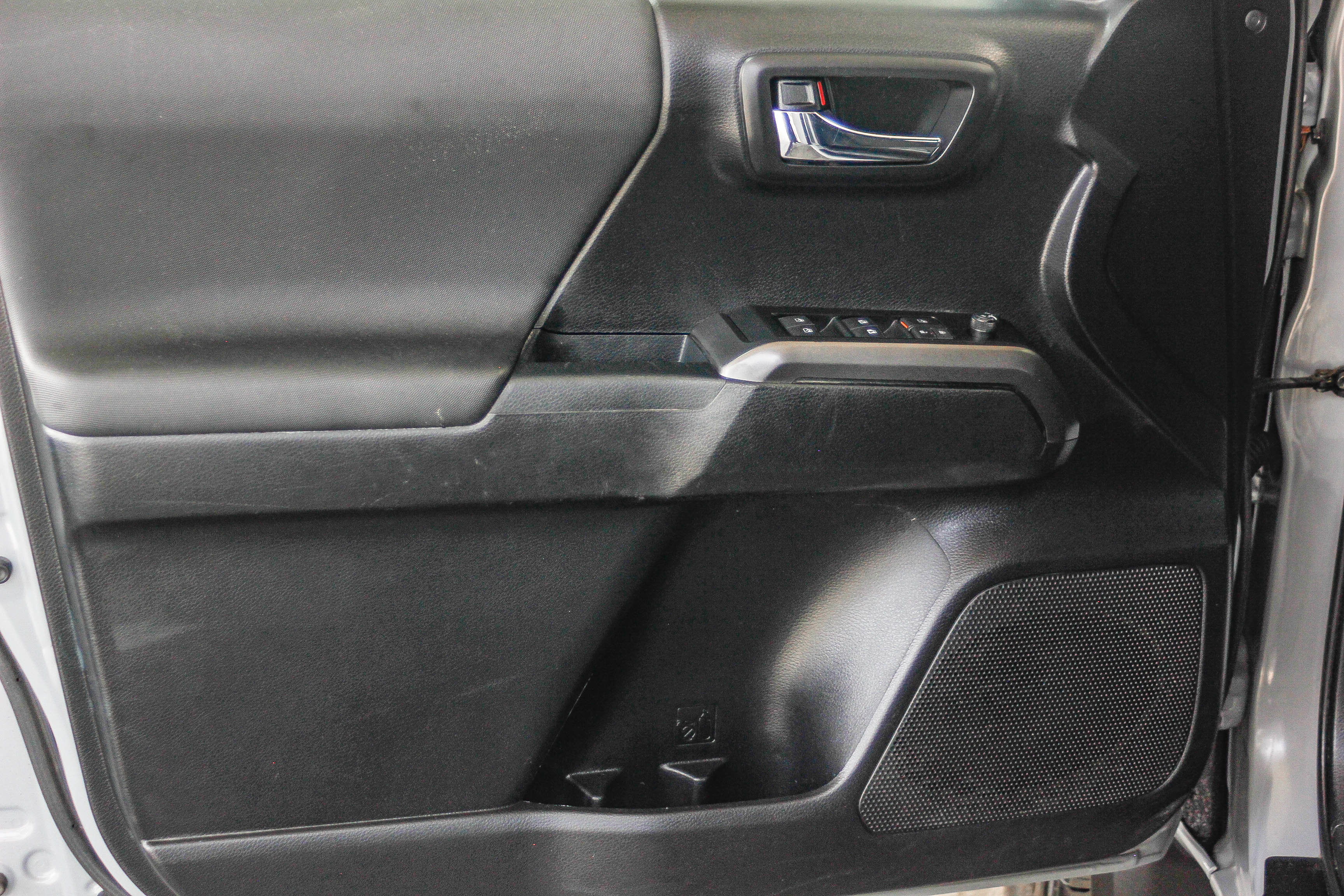 Used 2021 Toyota Tacoma TRD Off-Road w/ Technology Package image 24