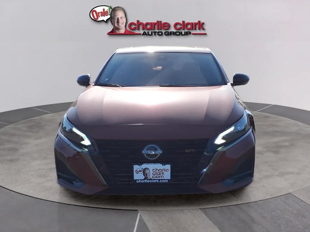 Used 2024 Nissan Altima 2.0 SR FWD image 8