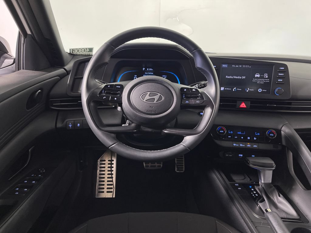 Certified 2025 Hyundai Elantra Sport FWD image 15
