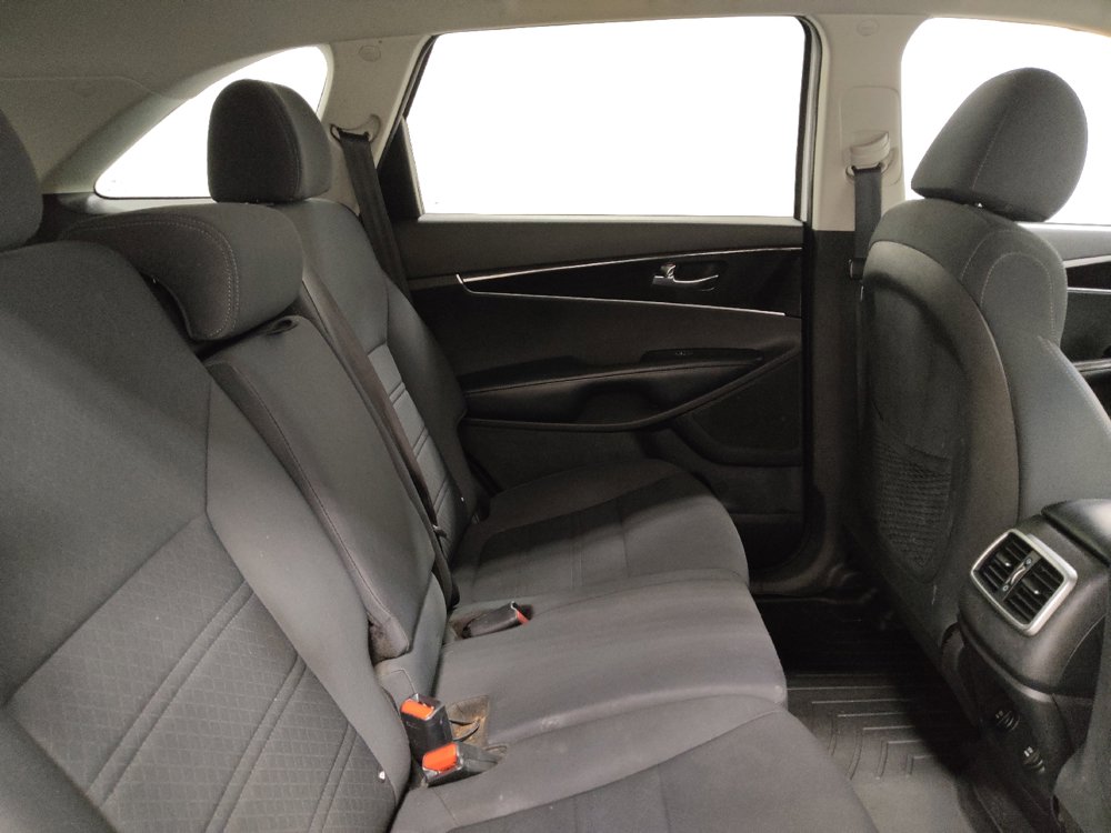 Used 2019 Kia Sorento AWD V6 image 19