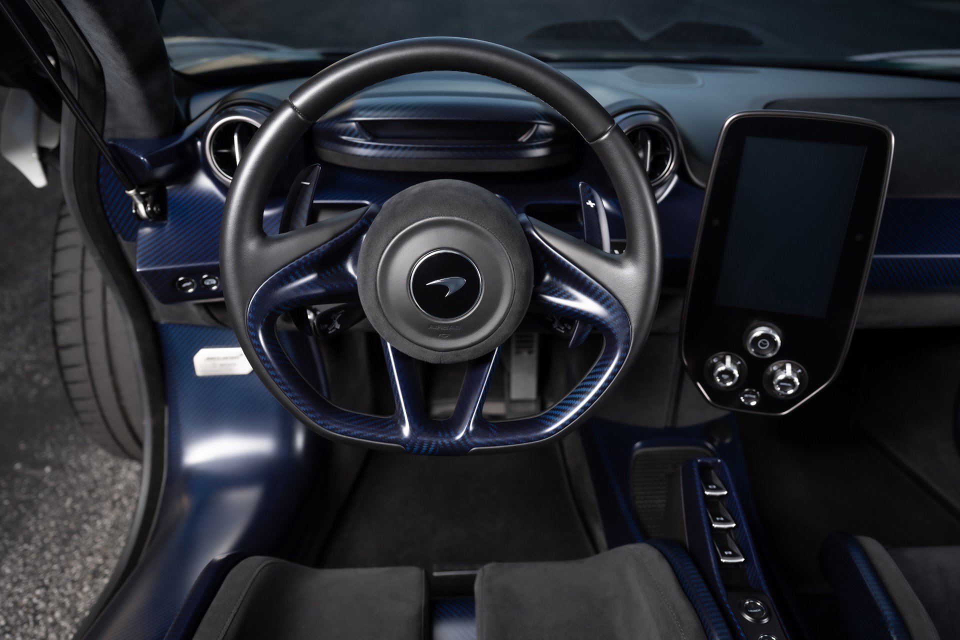 Used 2019 McLaren Senna RWD image 31