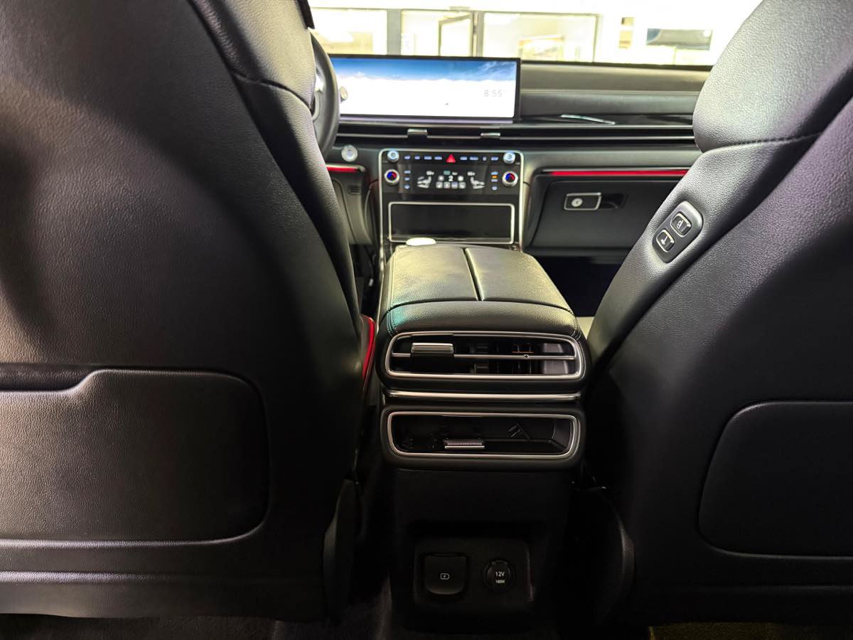 Used 2026 Genesis GV80 2.5T AWD/4WD image 18