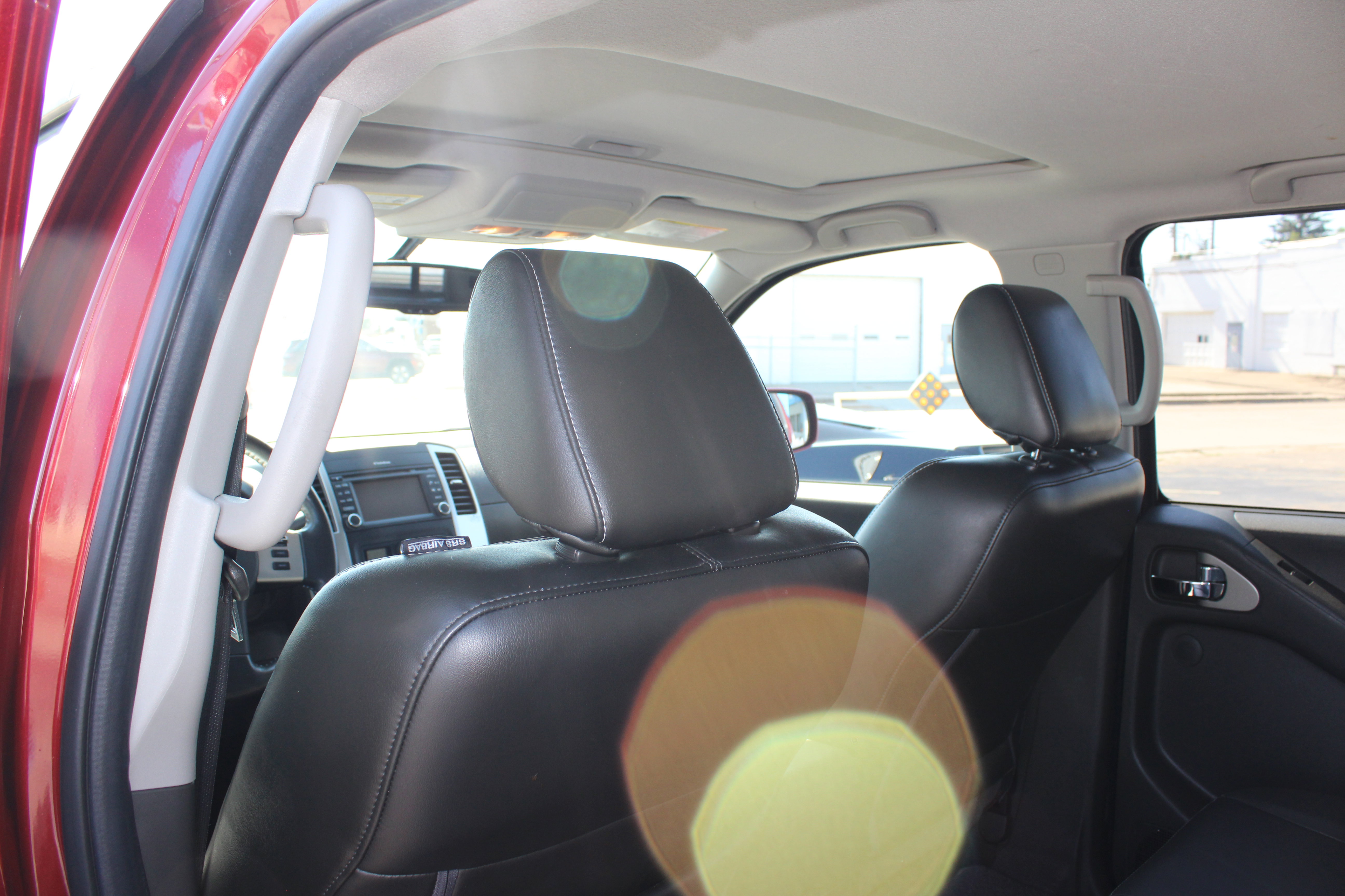Used 2020 Nissan Frontier PRO-4X image 15