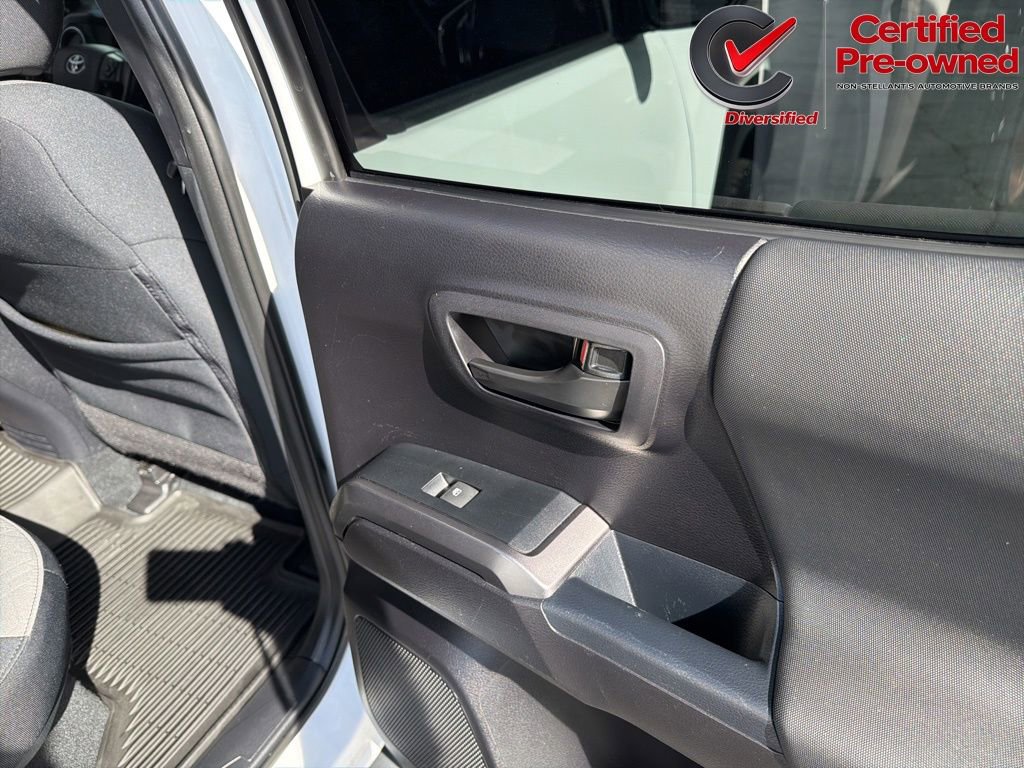 Used 2020 Toyota Tacoma TRD Off-Road AWD/4WD image 25