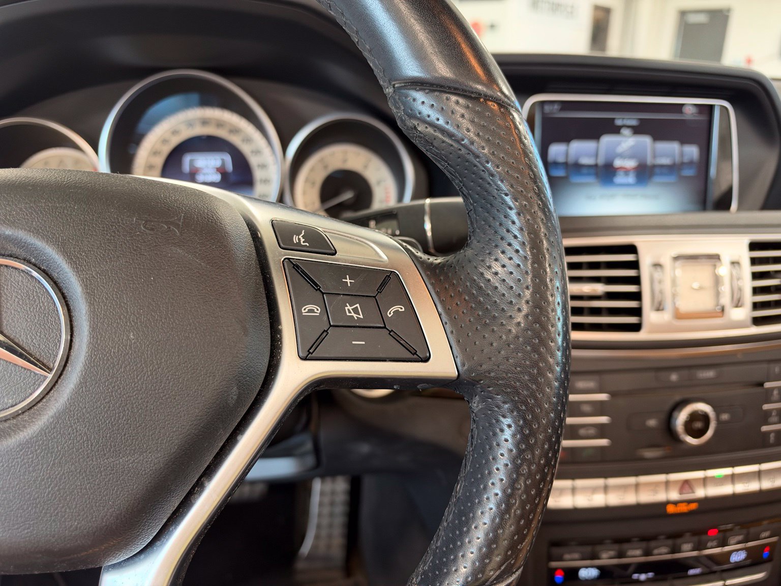 Used 2016 Mercedes-Benz E 550 Cabriolet image 19