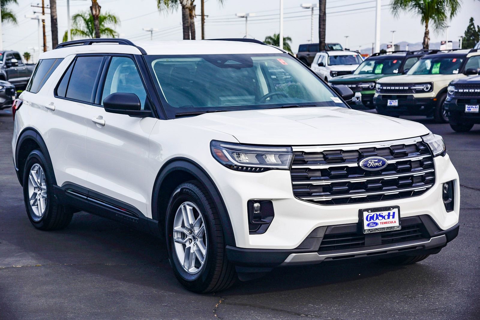 Used 2026 Ford Explorer Active w/ Active Comfort Package image 3