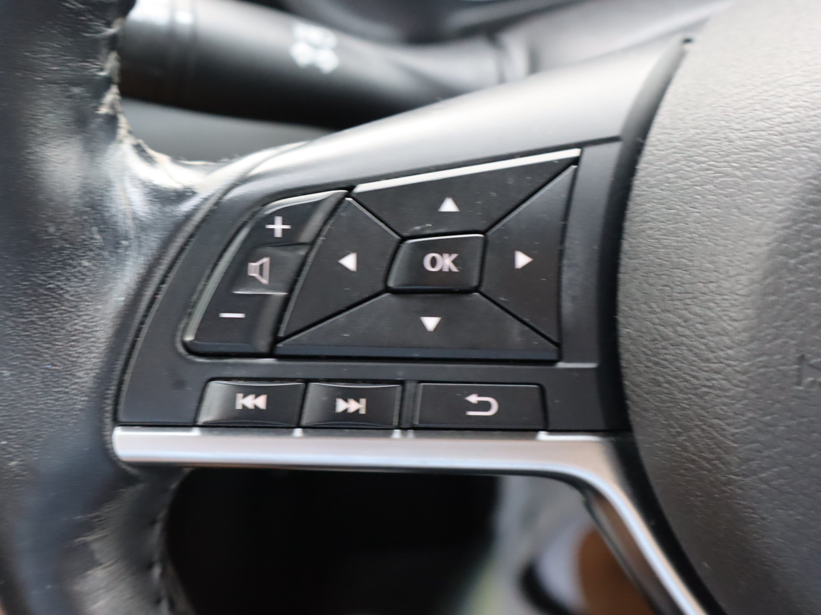 Used 2020 Nissan Sentra SV FWD image 19
