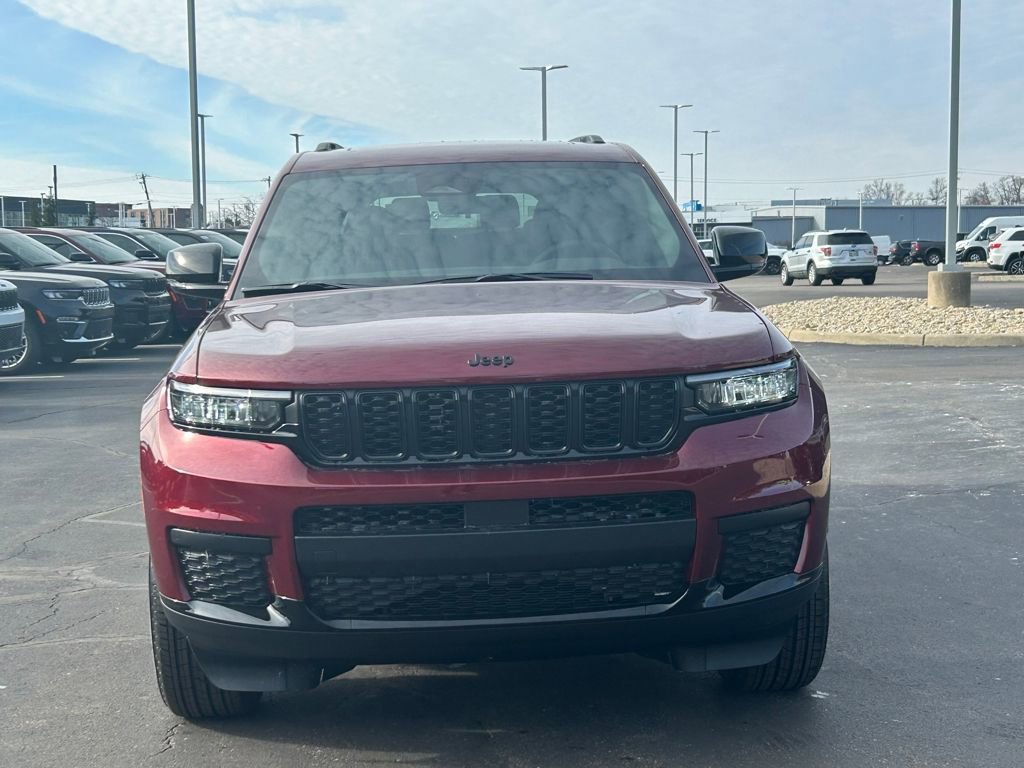 New 2025 Jeep Grand Cherokee L Altitude image 2