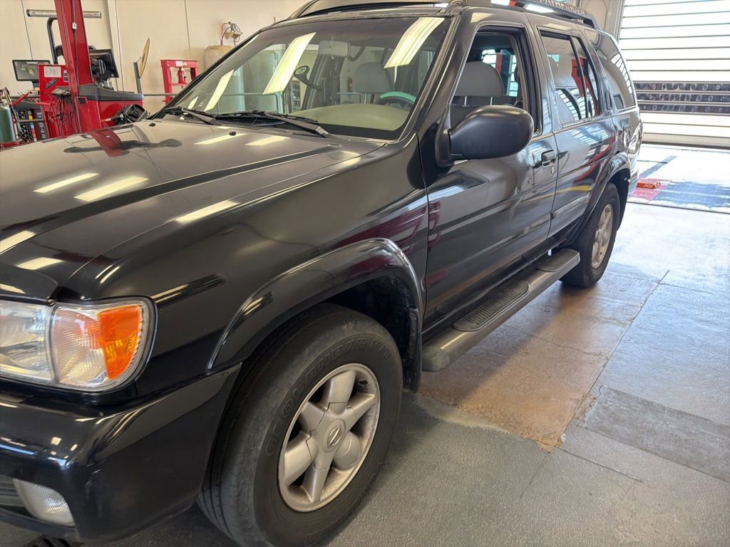 Used 2002 Nissan Pathfinder SE AWD/4WD image 4