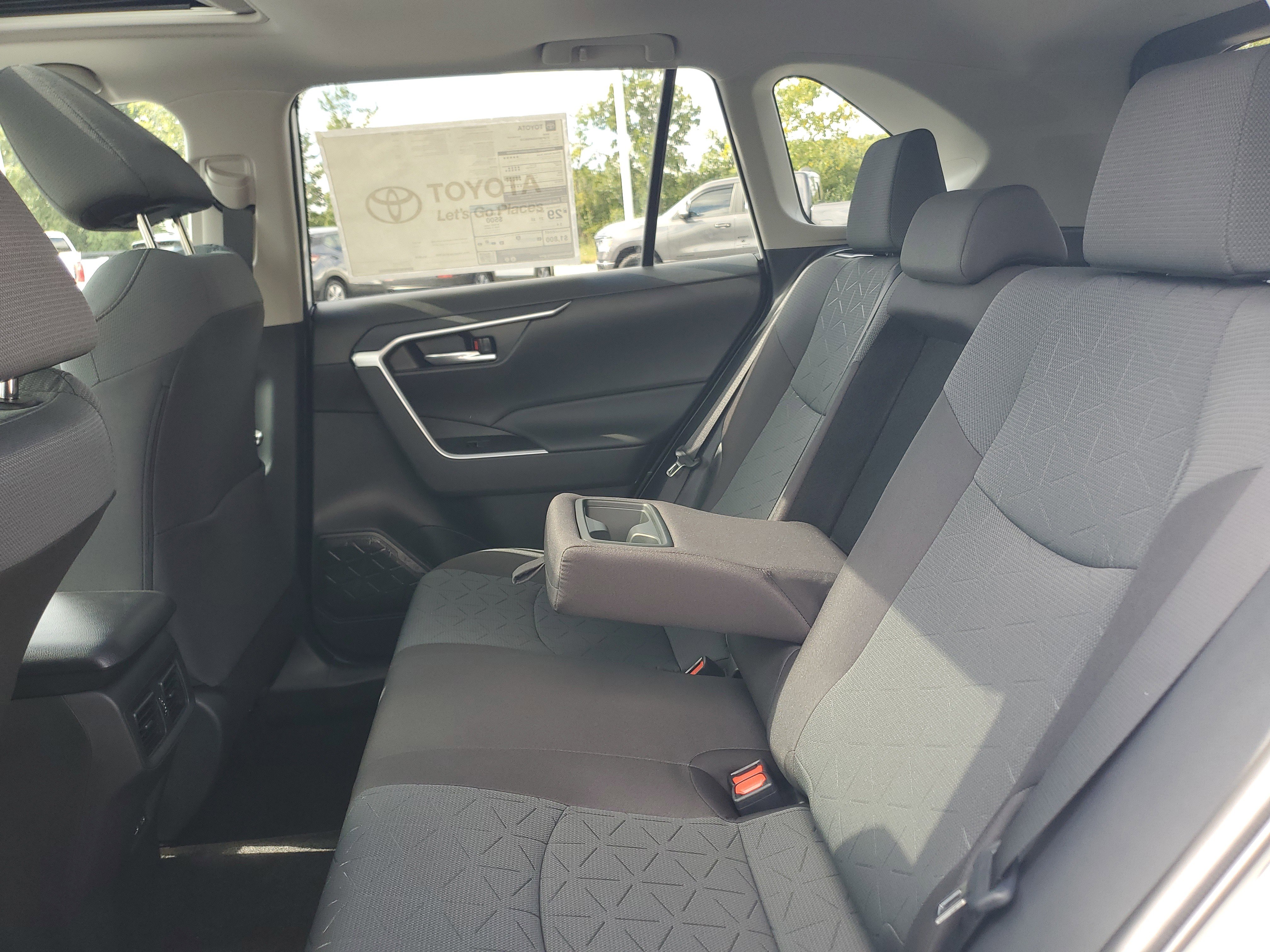 Used 2025 Toyota RAV4 XLE image 13