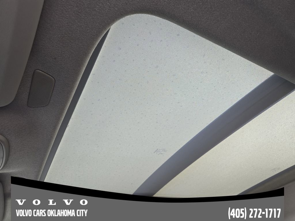 Certified 2025 Volvo XC40 B5 Core w/ Protection Package Premier image 24