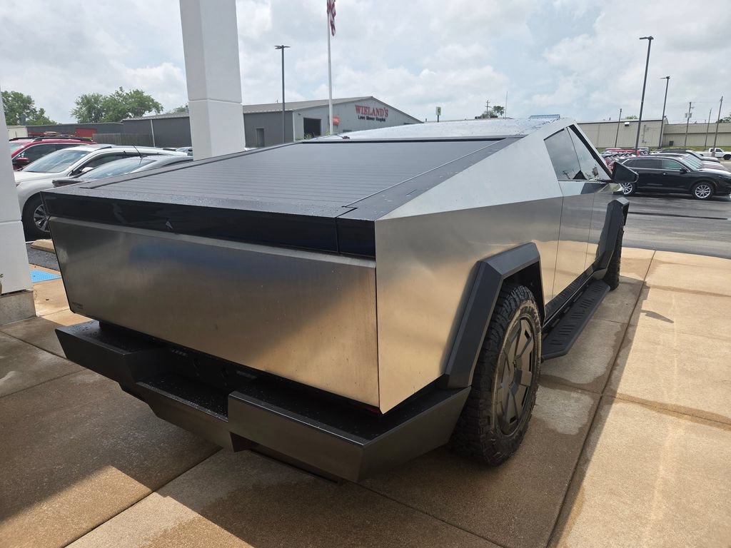 Used 2024 Tesla Cybertruck AWD Crew Cab image 8