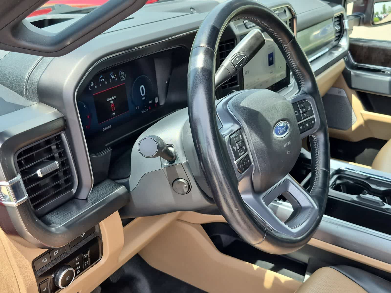 Used 2023 Ford F350 Lariat w/ Lariat Ultimate Package AWD/4WD image 10