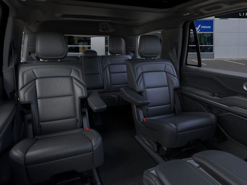 New 2025 Lincoln Navigator Reserve w/ Jet Appearance Package image 11