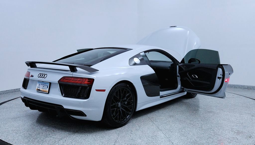 Used 2018 Audi R8 V10 plus image 11