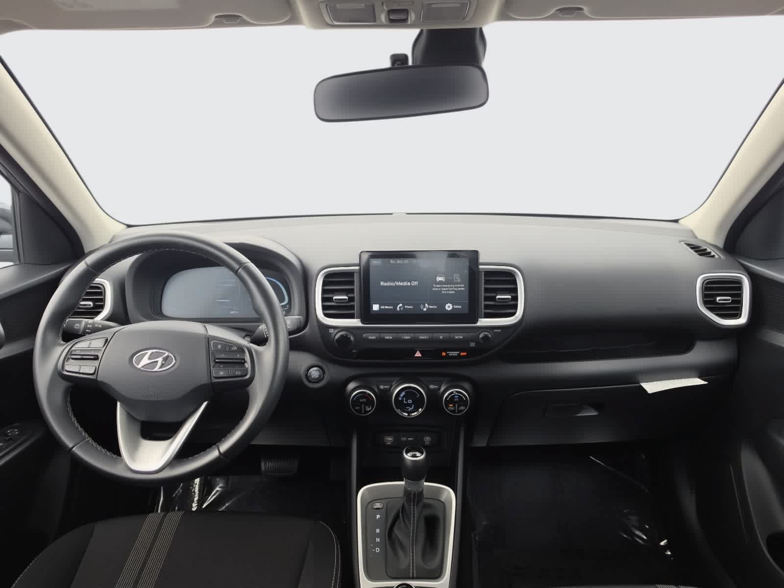 Used 2025 Hyundai Venue SEL FWD image 16
