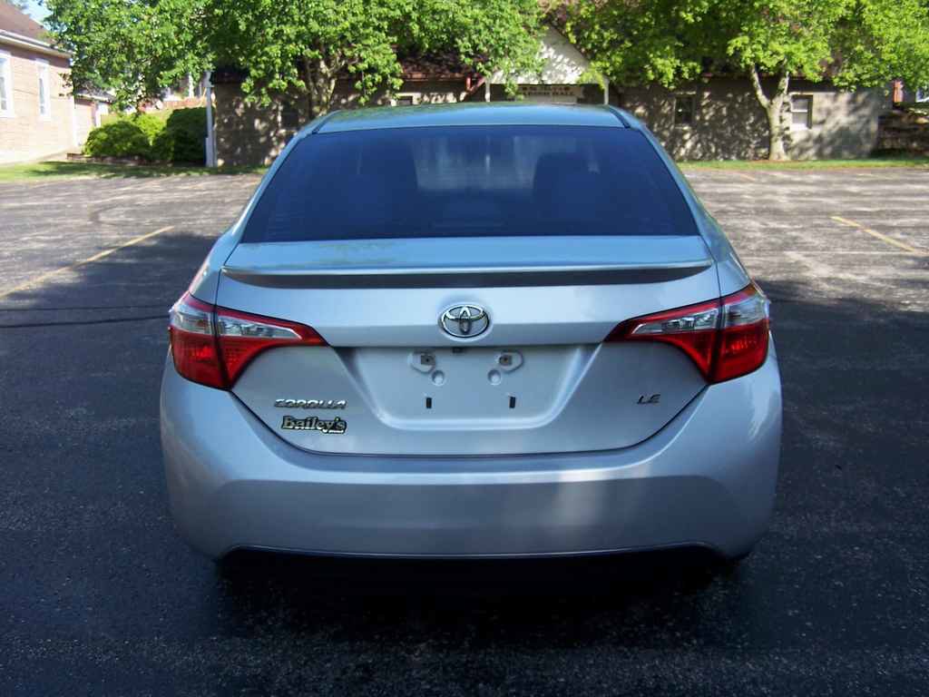 Used 2014 Toyota Corolla LE FWD image 4