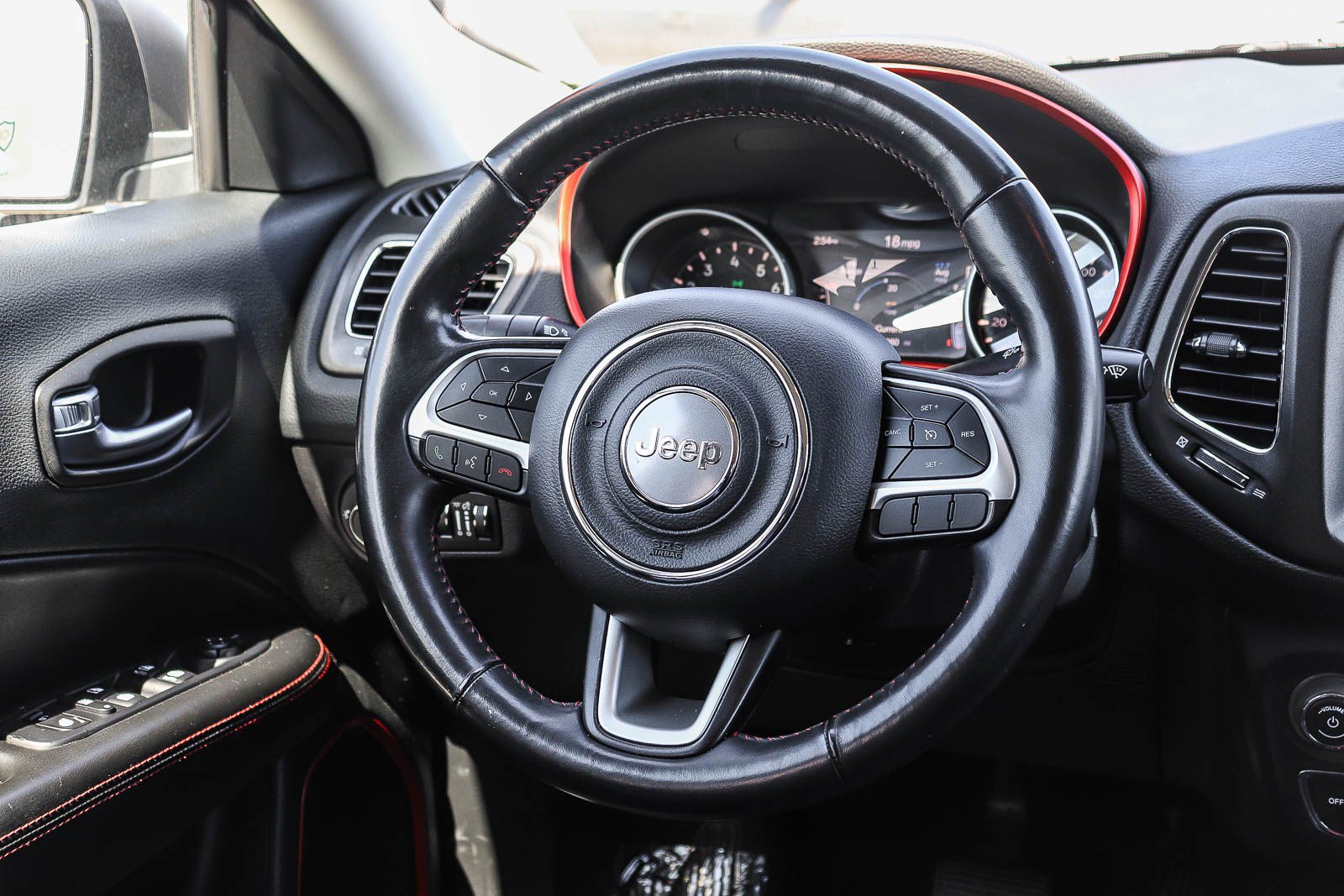 Used 2019 Jeep Compass Trailhawk AWD/4WD image 19