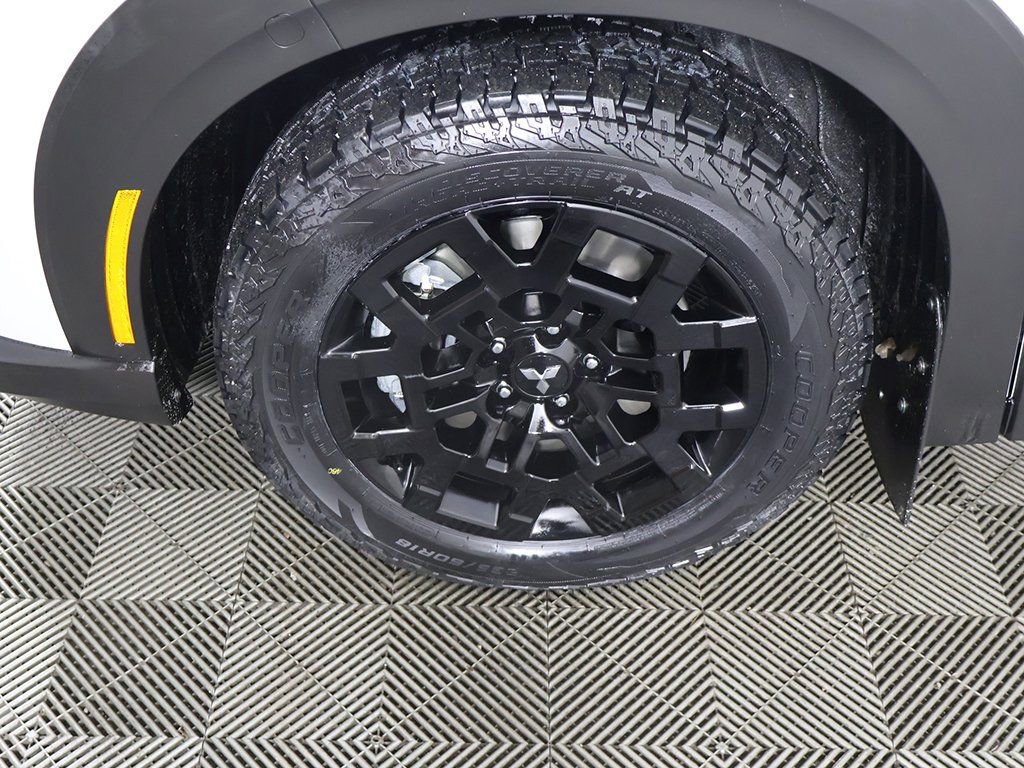 New 2026 Mitsubishi Outlander AWD image 22