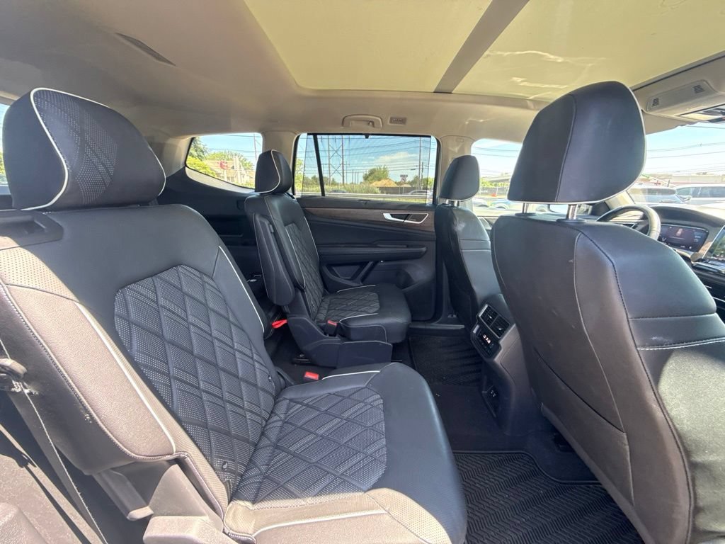 Used 2025 Volkswagen Atlas SEL Premium R-Line AWD/4WD image 21