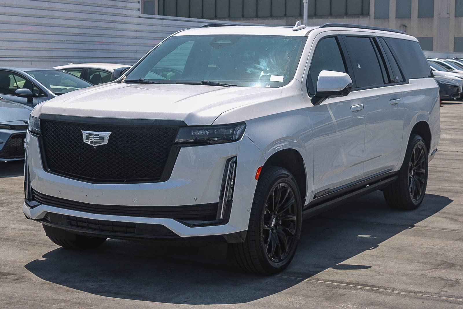 Used 2024 Cadillac Escalade ESV Sport w/ LPO, ONYX Package AWD/4WD image 3