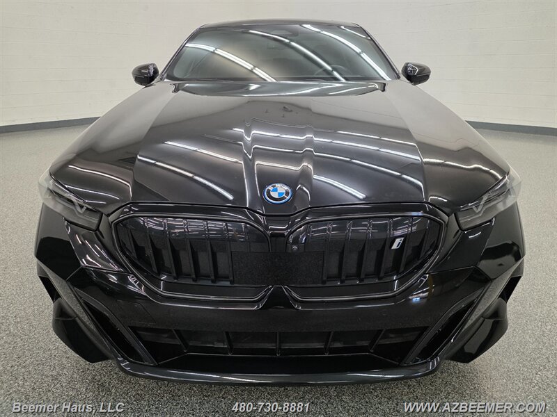 Used 2024 BMW i5 eDrive40i w/ M Sport Package RWD image 5