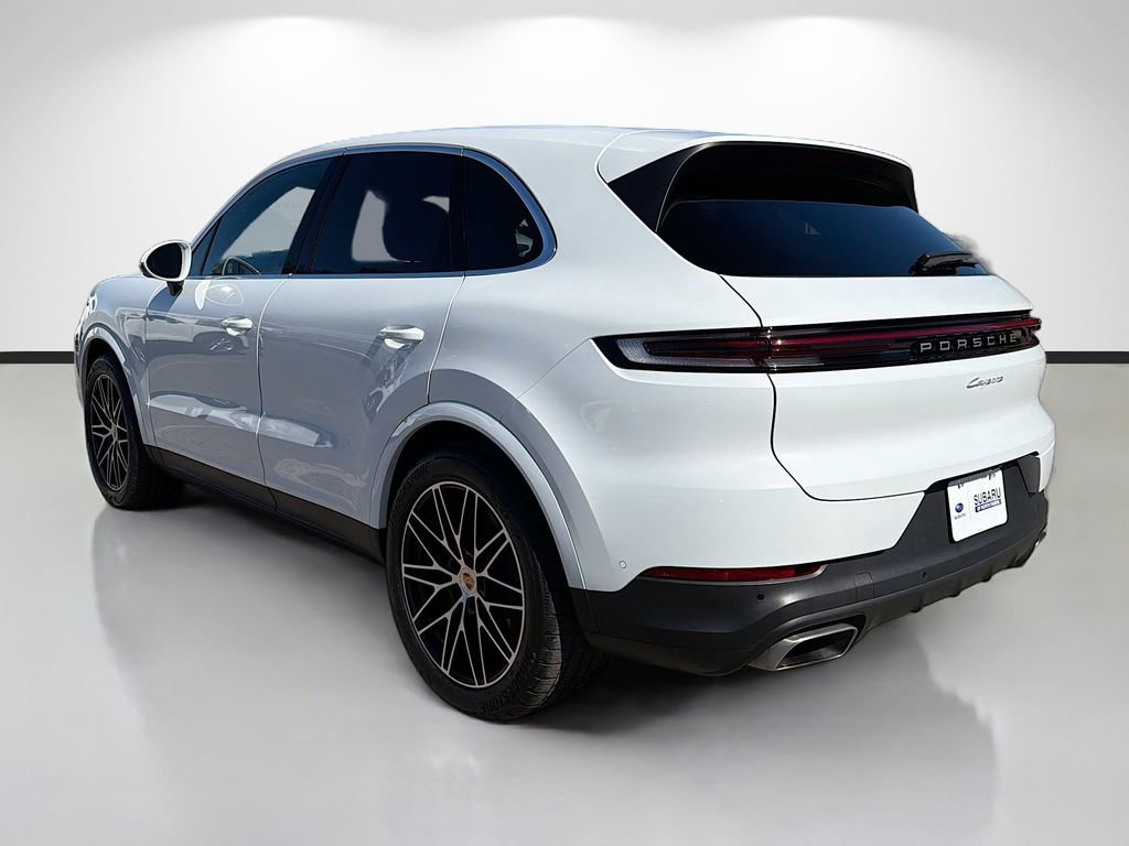 Used 2025 Porsche Cayenne AWD/4WD image 5