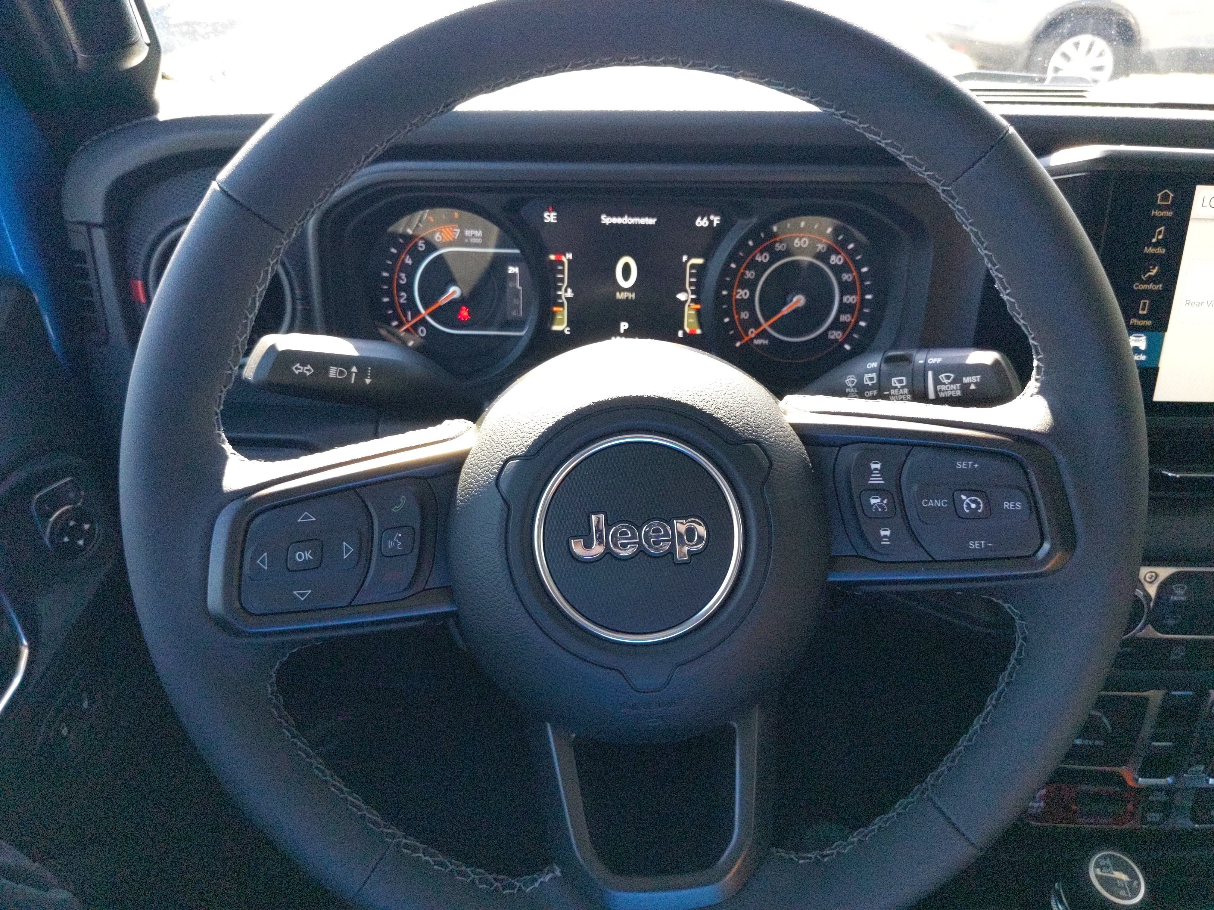 New 2025 Jeep Wrangler Unlimited Rubicon w/ Steel Bumper Group AWD/4WD image 32