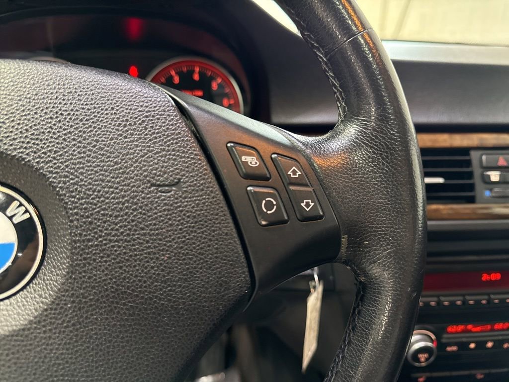 Used 2009 BMW 328i xDrive Sedan image 12