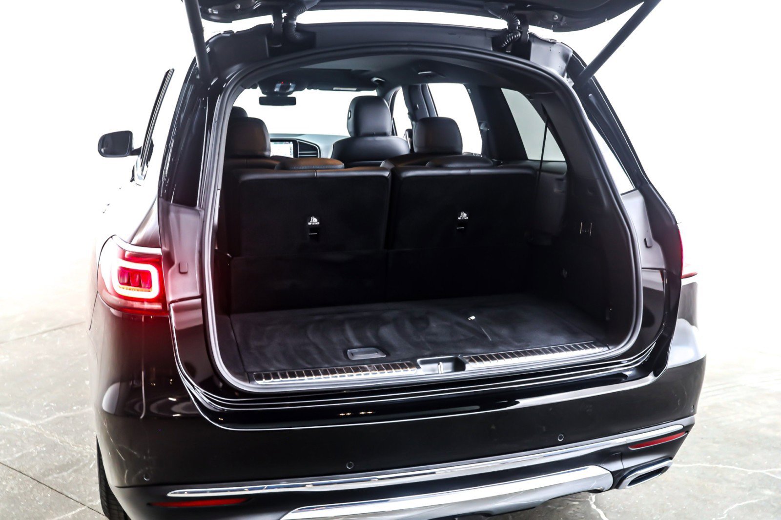 Used 2021 Mercedes-Benz GLS 450 4MATIC image 22