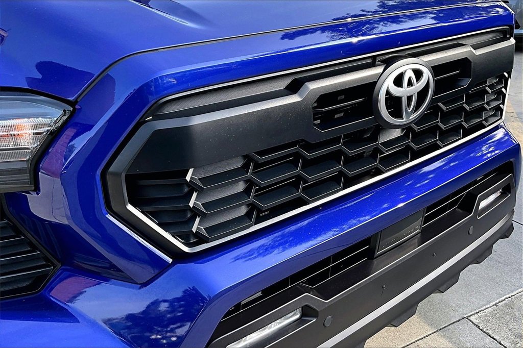 Used 2025 Toyota Tacoma TRD Off-Road w/ TRD Off Road Upgrade Package image 33