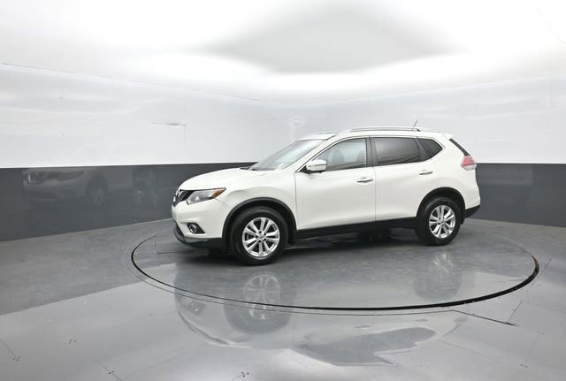 Used 2015 Nissan Rogue SV w/ SV Premium Package image 4