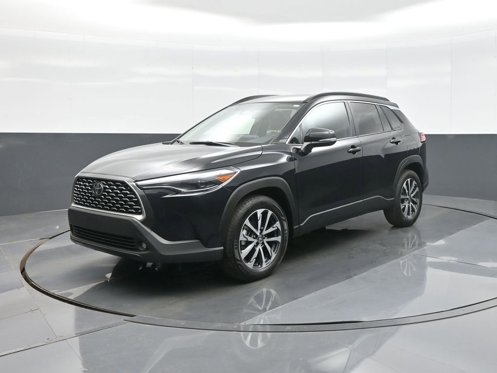 Certified 2025 Toyota Corolla Cross XLE AWD/4WD image 3