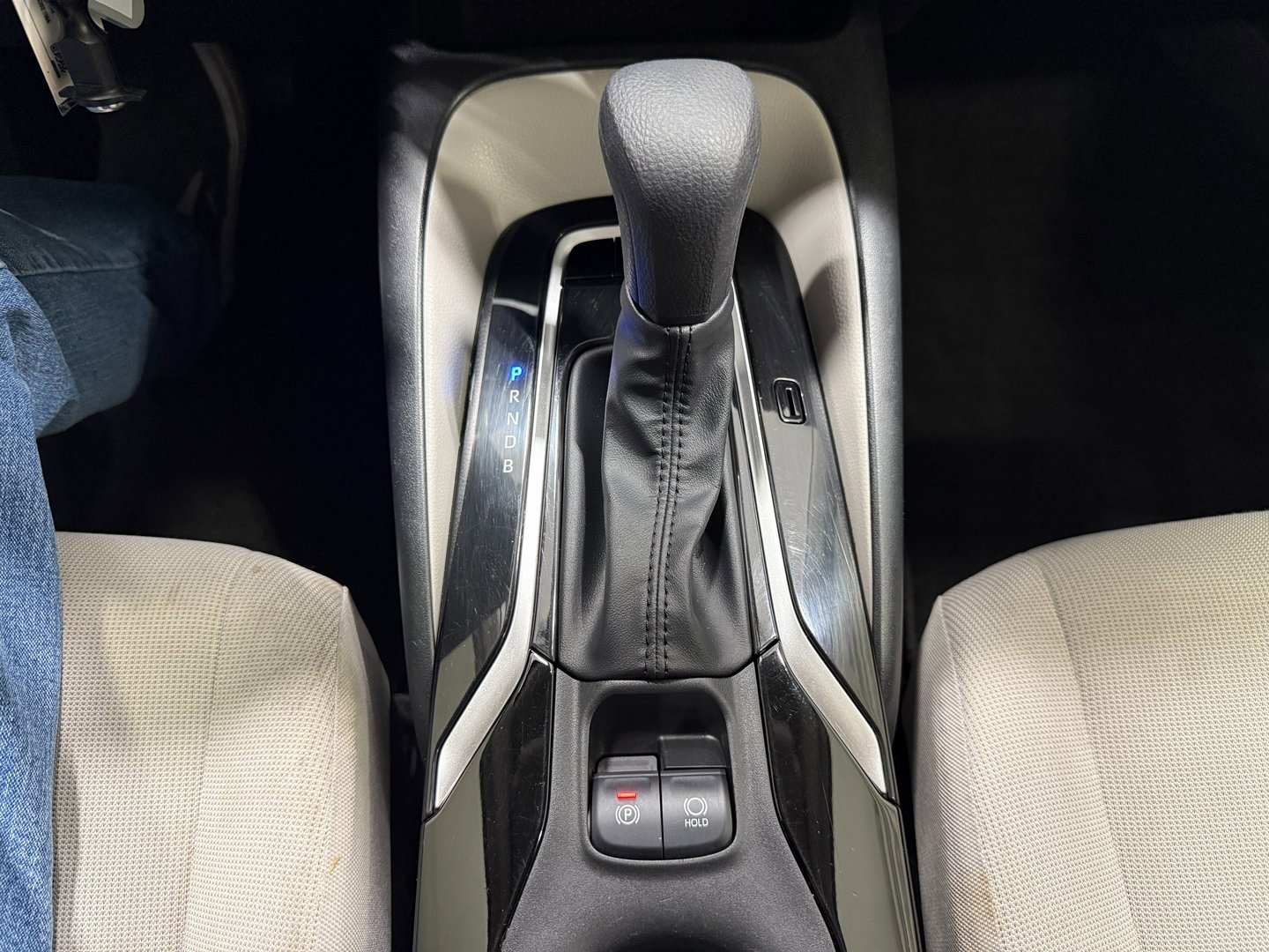 Used 2022 Toyota Corolla LE w/ Carpet Mat Package (TMS) image 17